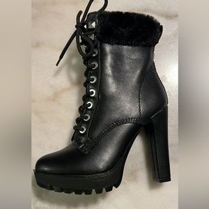 Black Guess boots